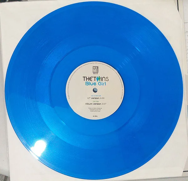 The Twins – Blue Girl - Image 3