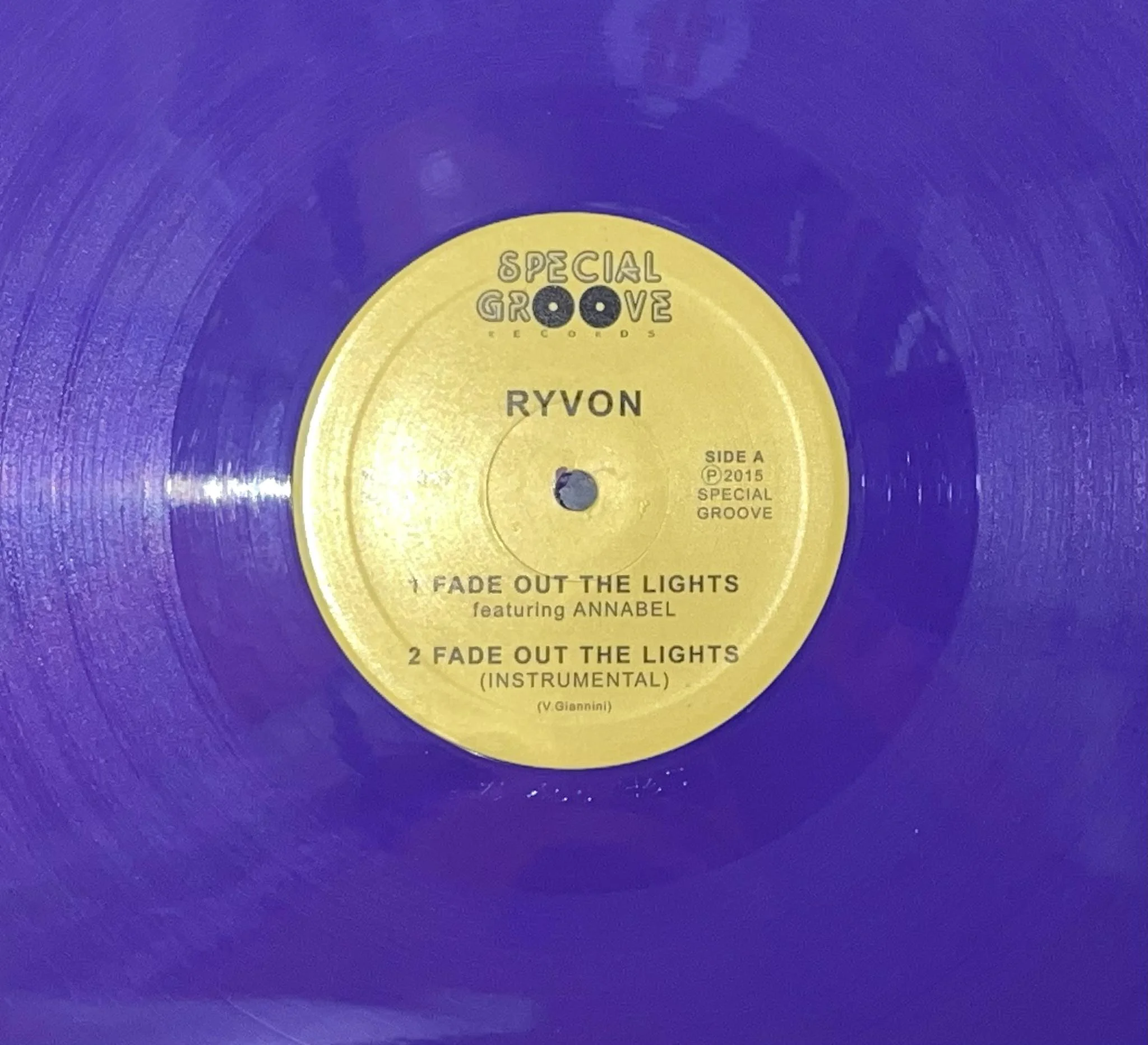 Ryvon – Fade Out The Lights - Image 3