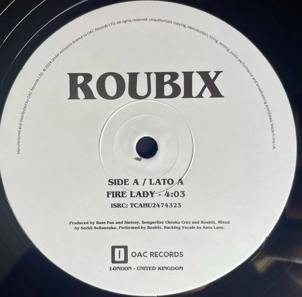 Roubix – Fire Lady (SIGNED BY ARTISTS) - Image 3