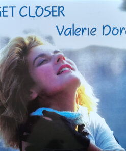 Valerie Dore – Get Closer